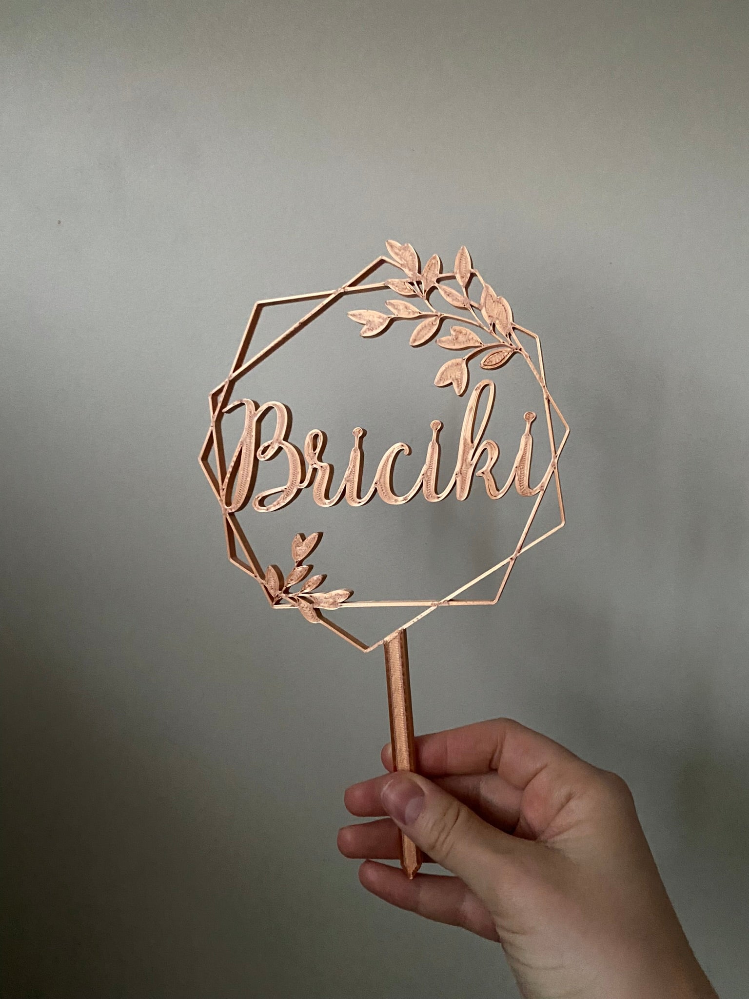Personalizēts kāzu tortes dekors